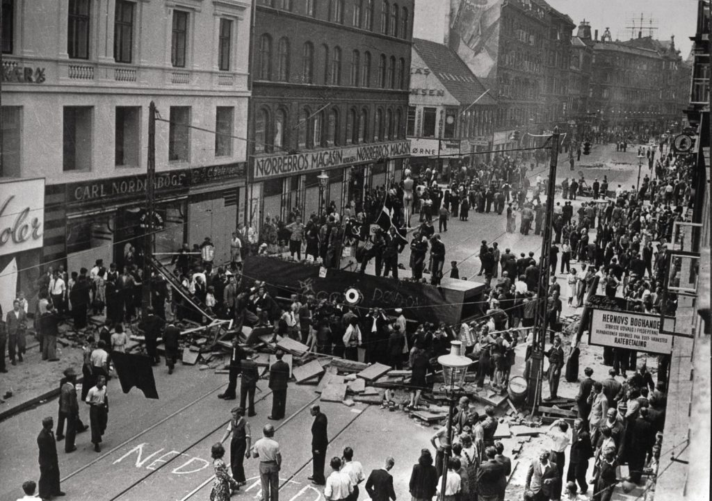 Barrikade på Nørrebro under Folkestrejken i 1944. Fotokilde: Frihedsmuseets fotoarkiv; Frihedsmuseet, Copenhagen, Denmark